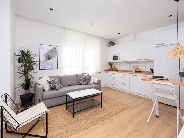 Apartamento en venta en Granada, Barrio de Zaidín. Apartamento en Avda Cadiz reformado nueva construccion. Apartamentos.