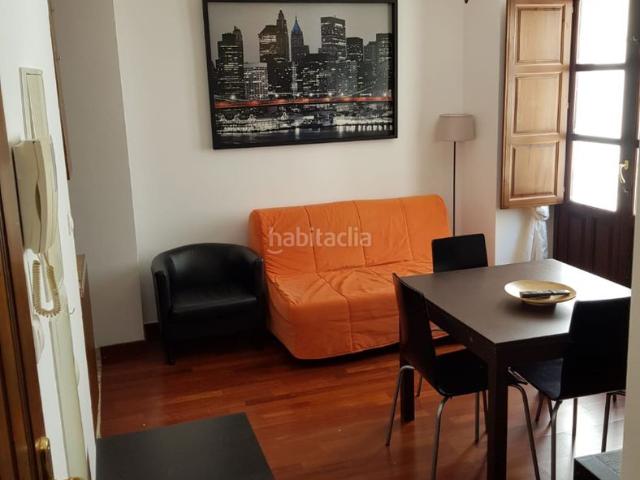 Apartamento en venta en Granada, Centro Sagrario. Venta de apartamento junto a catedral de Granada. Apartamentos.
