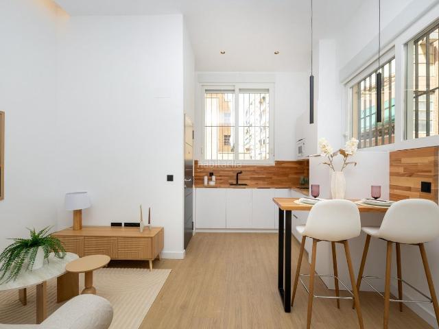Apartamento en venta en Granada, La Cruz. Apartamento en planta baja reformado. Apartamentos.