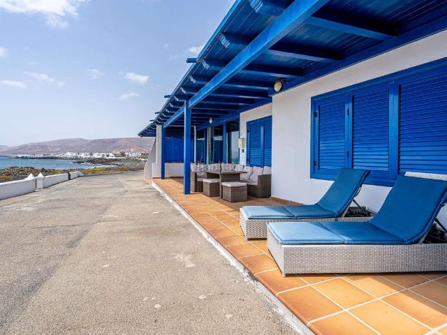 Apartamento en venta en Haría, Punta Mujeres. Encanto frente al mar en Punta Mujeres. Apartamento adosado mas estudio. Dos en uno. Apartamentos.