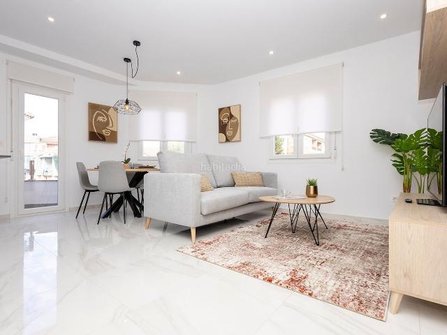 Apartamento en venta en Jacarilla. Disponibles estas 4 nuevas modernas viviendas con estupendas calidade en el pueblo de Jacarilla, junto al Río Segura, con nuestro. Apartamentos.