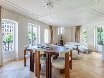 Apartamento en venta en la Calle Alcalá 182m² Madrid