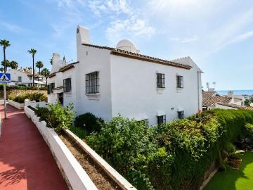 Apartamento en venta en La Duquesa / Puerto de la Duquesa, Málaga Costa del Sol