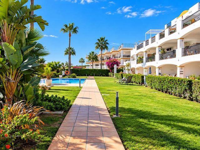 Apartamento en venta en La Duquesa / Puerto de la Duquesa, Málaga Costa del Sol