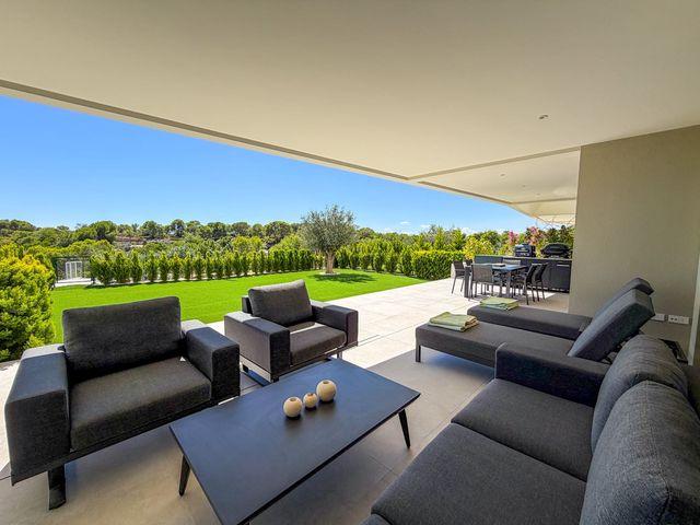 Apartamento en venta en Las Colinas Golf, Alicante Costa Blanca