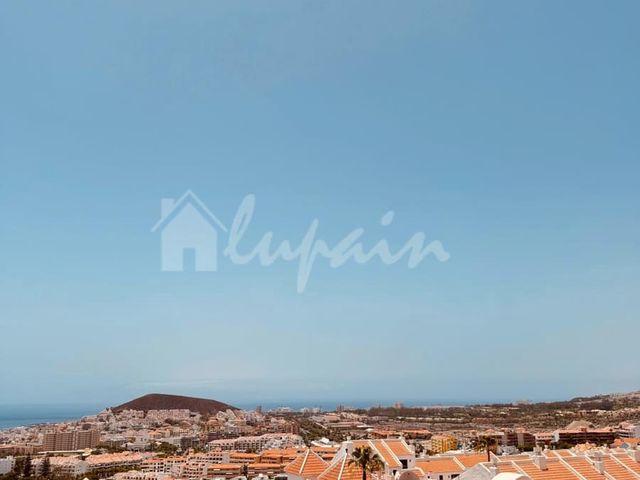 Apartamento en venta en Los Cristianos, Tenerife
