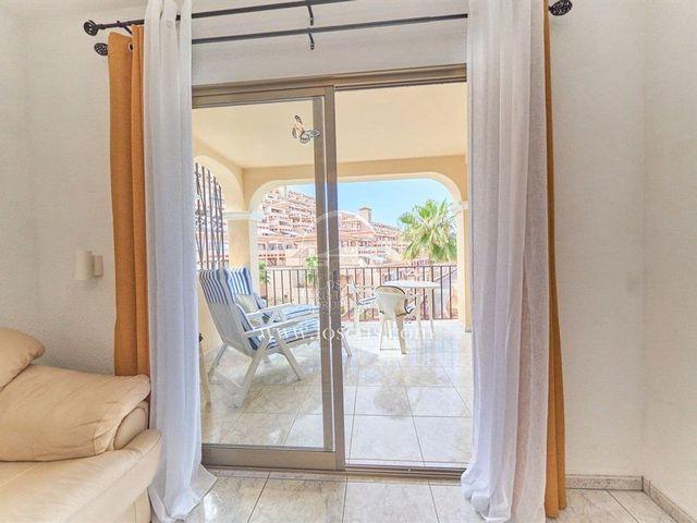 Apartamento en venta en Los Cristianos, Tenerife