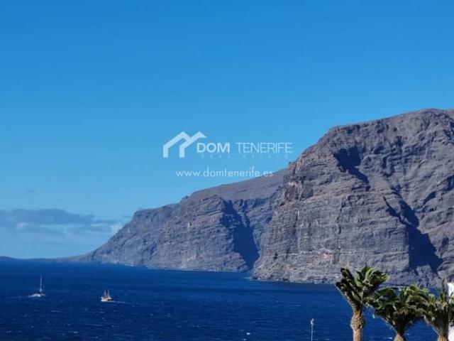 Apartamento en venta en Los Gigantes, Tenerife