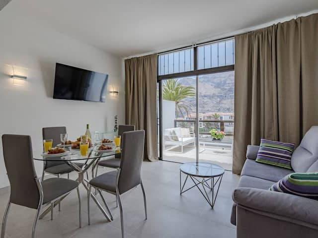 Apartamento en venta en Los Gigantes, Tenerife