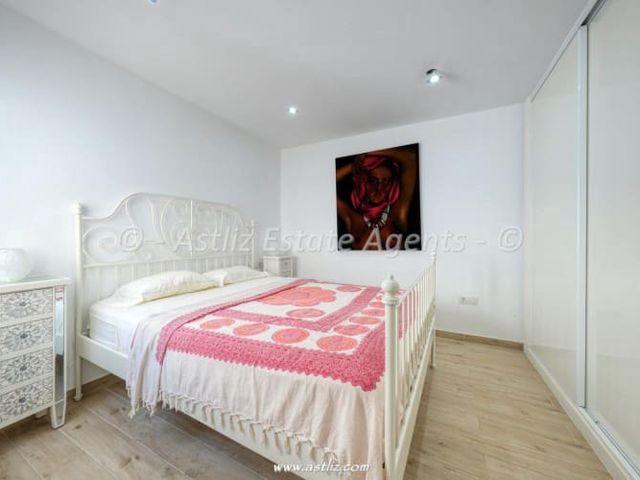 Apartamento en venta en Los Gigantes, Tenerife
