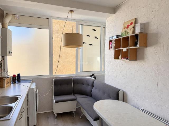 Apartamento en venta en Llançà, El Colomer La Bateria La Coma Costa Brava. Piso luminoso de tres habitaciones con terraza en Llançà. Apartamentos.