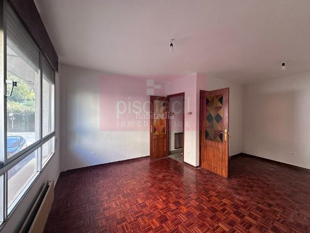 Apartamento en venta en Lugo, Recatelo O Carme. En venta vivienda de dos dormitorios con terraza a un paso del centro!. Apartamentos.
