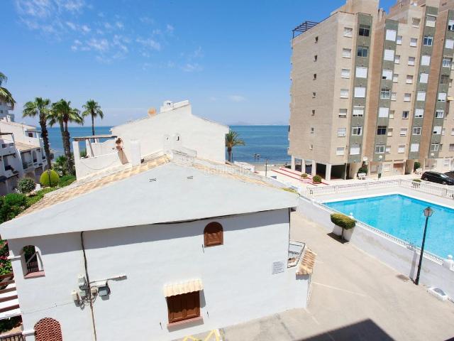 Apartamento en venta en Manga del Mar Menor La, Playa de las Gaviotas El Pedrucho. Frontal al Mar Menor en esquina 1 habitación grande y baño grande, balcón grande al Mar Menor piso con ascensor.