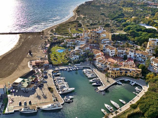 Apartamento en venta en Marbella, Cabopino Artola. Apartamentos.