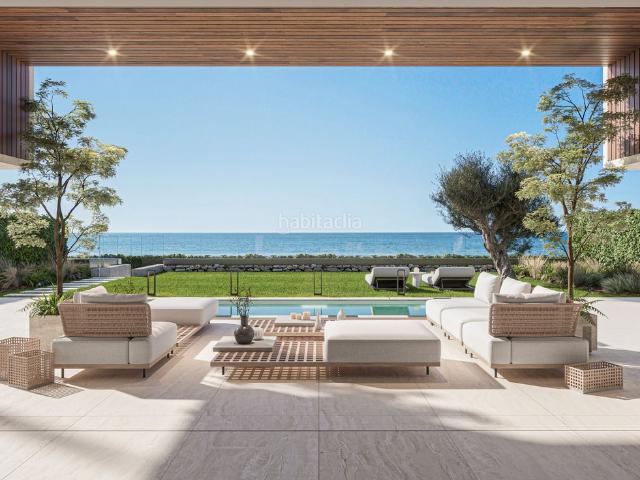 Apartamento en venta en Marbella, Casco Antiguo. Impresionante Apartamento de Lujo de Nueva Construcción en Primera Línea de Playa en la Costa del Sol. Apartamentos.