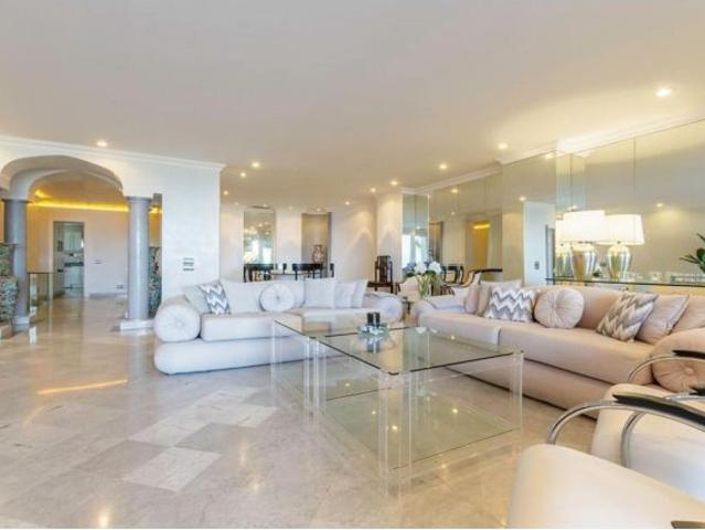 Apartamento en Venta en Marbella, Málaga