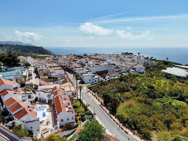 Apartamento en venta en Maro, Málaga Costa del Sol