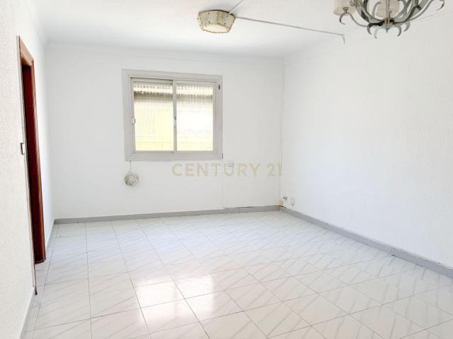 Apartamento en venta en Mataró, Cerdanyola Sud. Piso a la venta en el Barrio de Cerdanyola. Apartamentos.