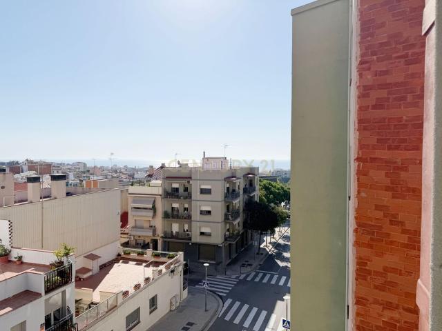 Apartamento en venta en Mataró, Cirera. Oportunidad única en Mataró con vistas al mar y luz natural todo él dia. Apartamentos.