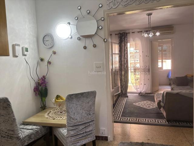 Apartamento en venta en Mataró, Rocafonda. Piso de 4 dormitorios con ascensor, 2 balcones y galería. Apartamentos.