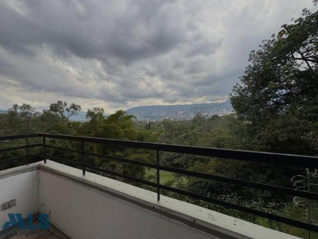 Apartamento En Venta En Medellin En El Rodeo V321662