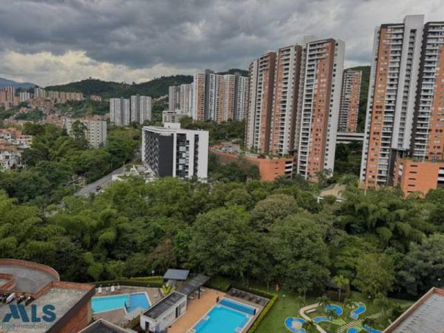 Apartamento En Venta En Medellin En Loma De Los Bernal V378018