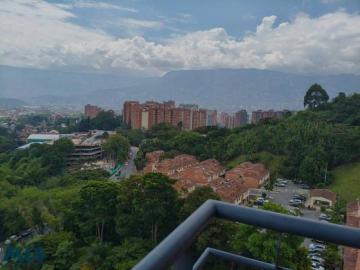 Apartamento En Venta En Medellin En Loma De Los Bernal V380978