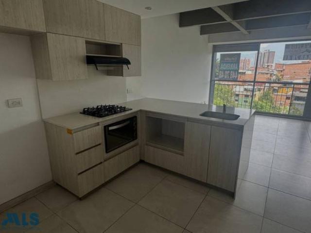 Apartamento En Venta En Medellin En Loma De Los Bernal V321901