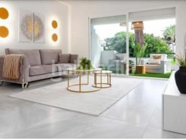 Apartamento en venta en Medina de las Torres. Hermoso apartamento estilo escandinavo de 129 m2, muy bien distribuido en espacios para facer el lugar cómodo y perfectamente func. Apartamentos Medina de.