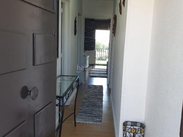 Apartamento en venta en Miami Platja, Passeig Marítim Costa Dorada. ¡A un paso de la playa! Acogedor apartamento en el centro de Miami Platja. Apartamentos Miami.