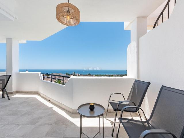 Apartamento en venta en Mijas, Calahonda. Stylishly Renovated Apartment with Breathtaking Sea Views. Apartamentos.