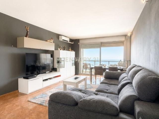 Apartamento en venta en Montgat. Espectacular piso en Montgat a 100 metros de la playa. Apartamentos.
