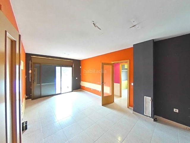 Apartamento en venta en Monistrol de Montserrat. Piso a reformar en Monistrol de Montserrat con balcón y vistas. Apartamentos Monistrol de.