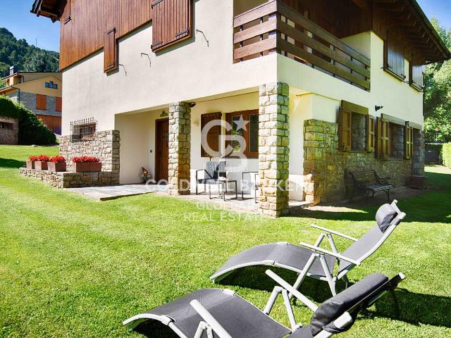 Apartamento en venta en Molina La. Planta baja reformada con jardín y vistas. Apartamentos Molina.
