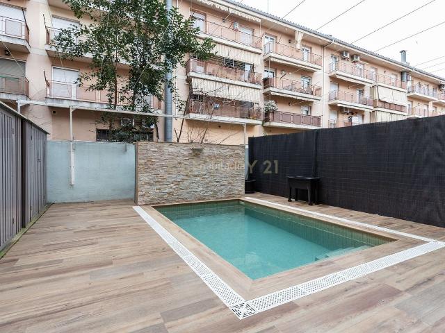 Apartamento en venta en Mollet del Vallès, Can Pantiquet. Vivienda única con gran terraza y piscina privada en Mollet. Apartamentos Mollet del.