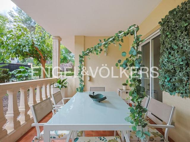 Piso en venta en Navajas. Esplendido apartamento en planta baja en el centro. Pisos.