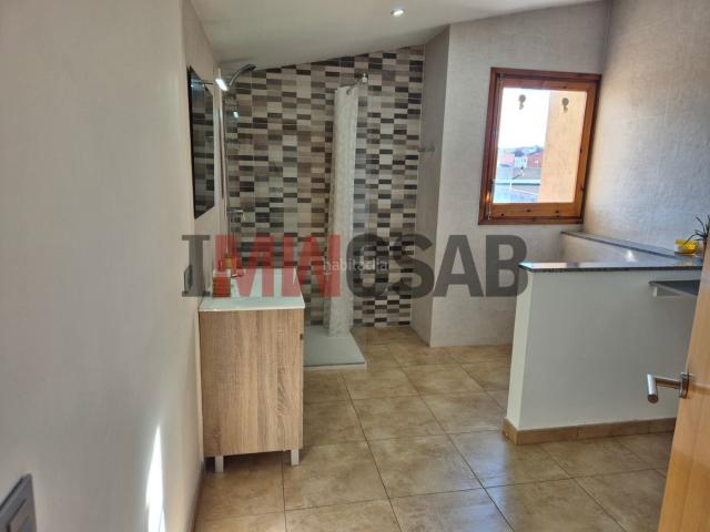Apartamento en venta en Navàs. Apartamento con terraza privada en venta en el centro de Navàs. Apartamentos.