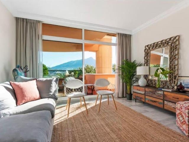 Apartamento en venta en Nueva Andalucia, Málaga Costa del Sol