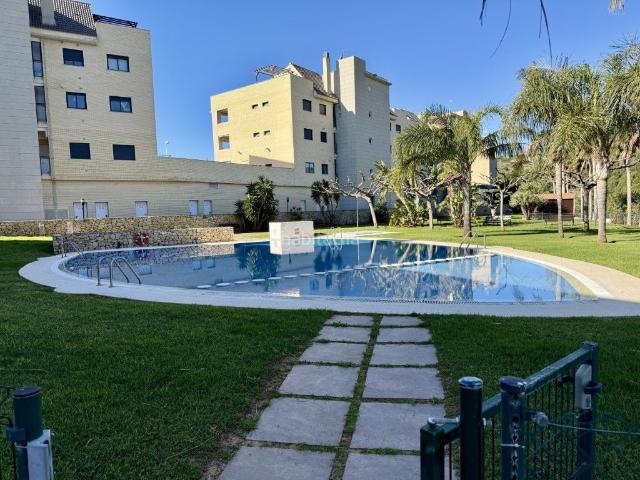 Apartamento en venta en Oropesa del Mar, La Renegà Torre Bellver Les Platgetes. Bajo con gran terraza de 150 m y vistas al mar en Torre Bellver. Apartamentos Oropesa del.