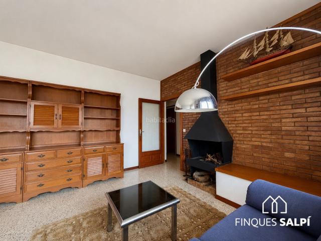 Apartamento en venta en Palamós, Platja Gran Costa Brava. MAGNÍFICO PISO DE 3 HABITACIONES CON TERRAZA Y GARAJE INDEPENDIENTE. Apartamentos.