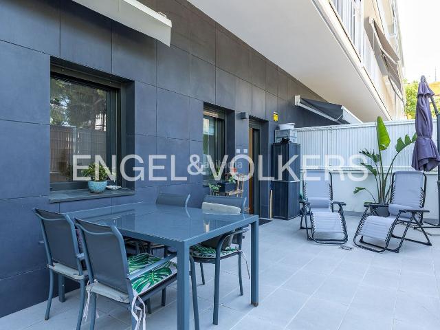 Planta baja en venta en Pallejà. El hogar perfecto para ver crecer a tu familia Bajos de obra nueva con terraza y piscina. Plantas bajas.