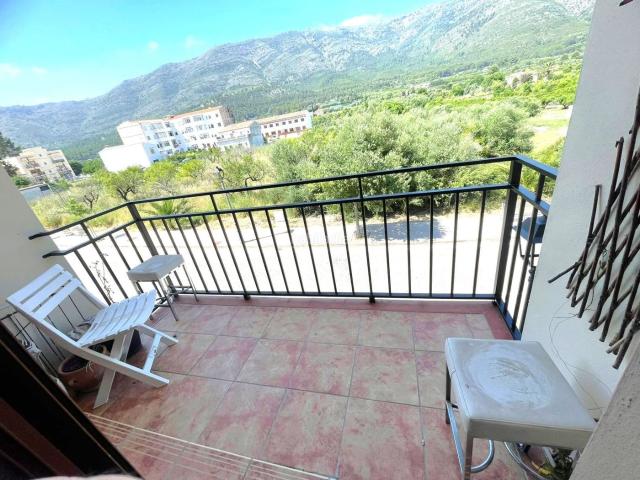 Apartamento en venta en Parcent. LUMINOSO APARTAMENTO EN PARCENT CON VISTAS A LA MONTAÑA Y GARAJE. Apartamentos.