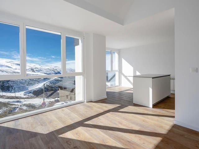 Apartamento en venta en Pinos Genil, Granada