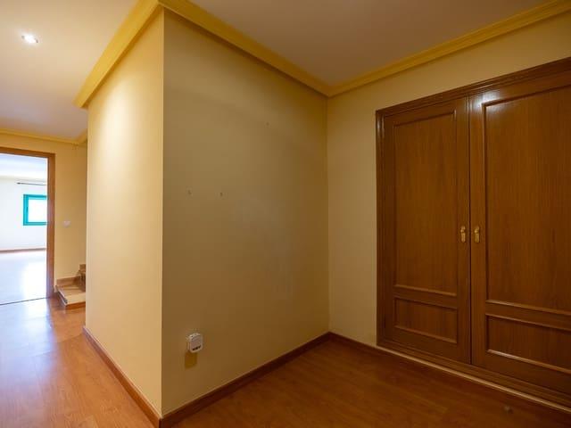 Apartamento en venta en Pinoso, Alicante