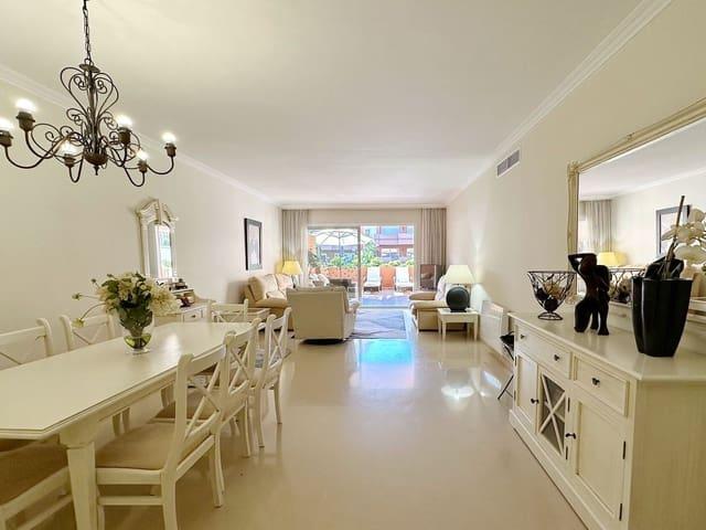 Apartamento en venta en Puerto Banus, Málaga Costa del Sol
