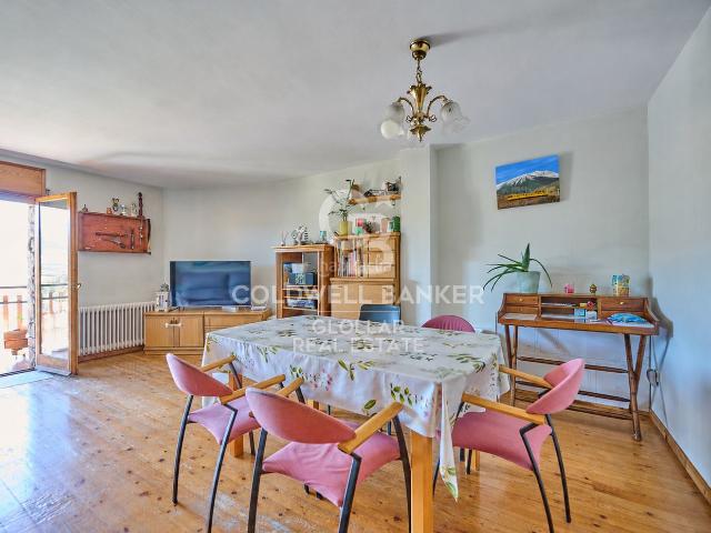 Apartamento en venta en Puigcerdà Pirineos. Amplio y luminoso apartamento en Puigcerdà. Apartamentos.