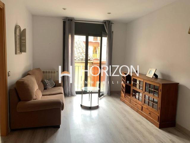 Apartamento en venta en Ribes de Freser Pirineos. Luz y espacio Piso con 3 balcones y gran terraza privada cerca de Vall de Núria. Apartamentos Ribes de.