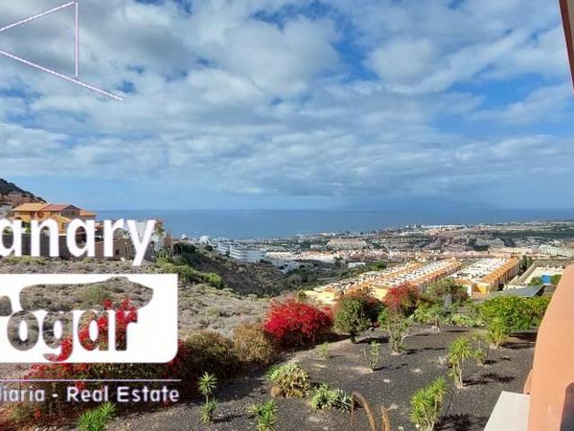 Apartamento en venta en Roque del Conde en Costa Adeje con vistas al mar