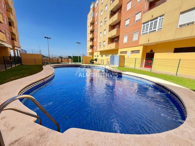 Apartamento en venta en Roquetas de Mar, El Parador de las Hortichuelas. Piso en el Parador con terraza y zonas comunes en urbanización privada. Apartamentos Roquetas de.