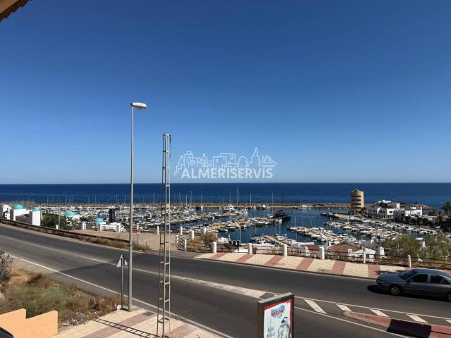 Apartamento en venta en Roquetas de Mar, El Puerto. Fantástico apartamento con gran terraza y vistas al Puerto de Aguadulce. Apartamentos Roquetas de.